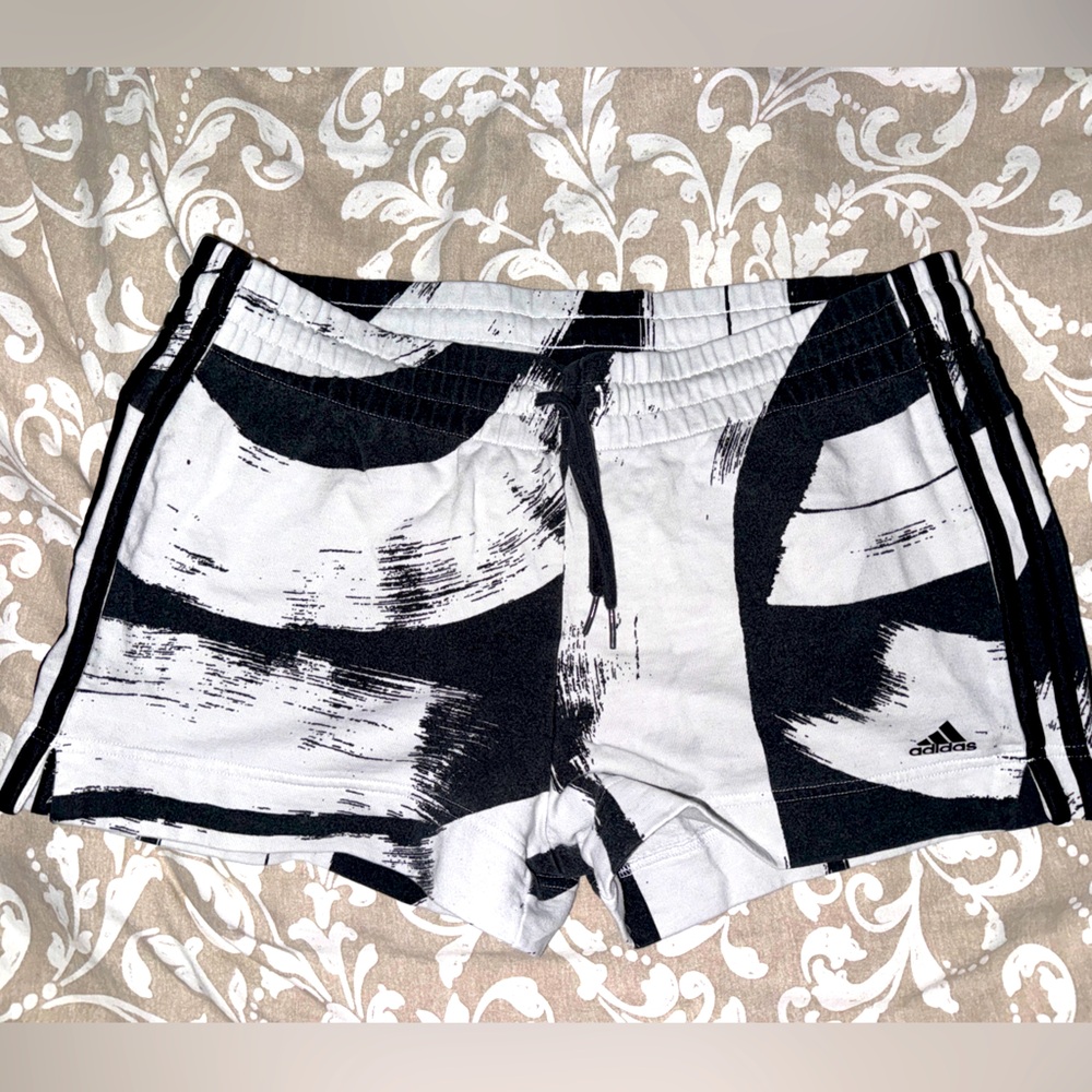 SOLD - Adidas - Fleece trefoil Shorts - L